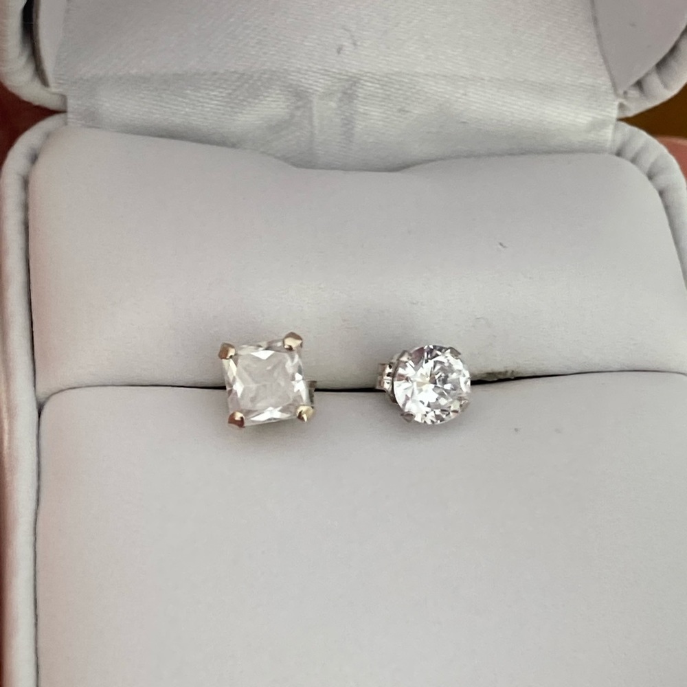 10k 2 single white gold Stud Earrings